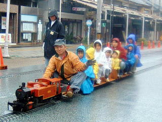 ���R���̜A�������